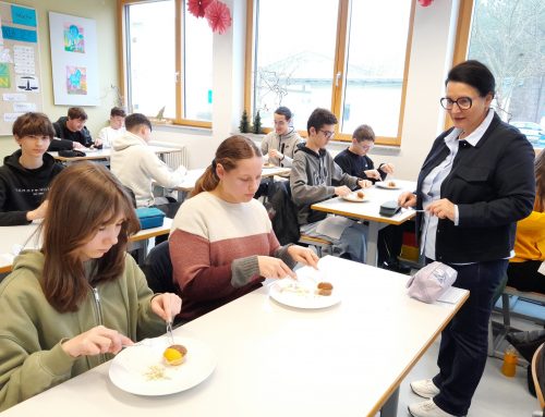 Moderne Umgangsformen im Fokus: 8. Klassen trainieren für den Alltag